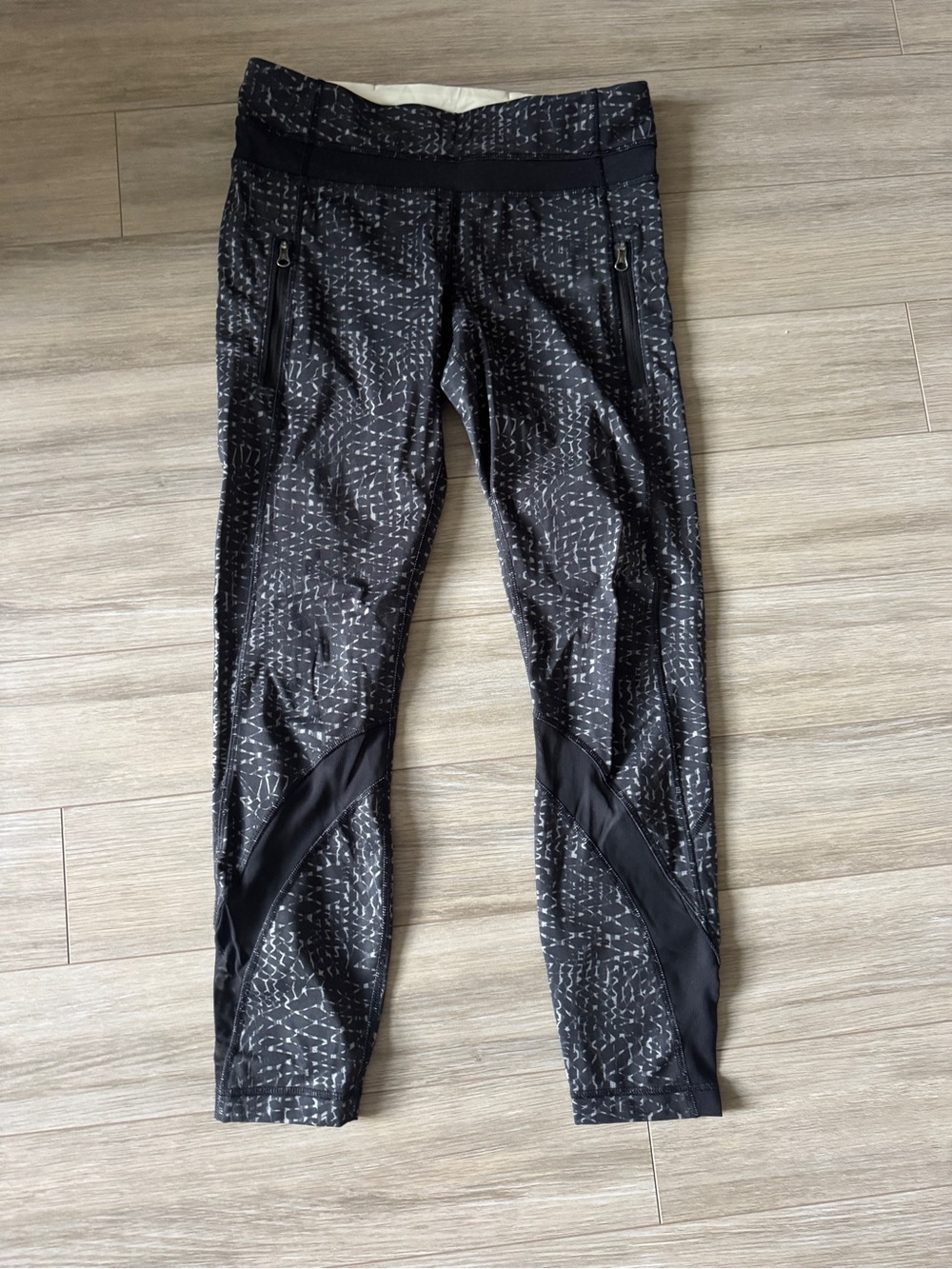 lululemon Patterned Cropped Leggings